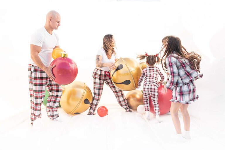 white bounce house christmas mini sessions